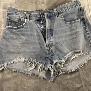 Levi's 501 Women's  Jean Premium Cut Off Shorts Size 32 Button Fly  Light Wash
